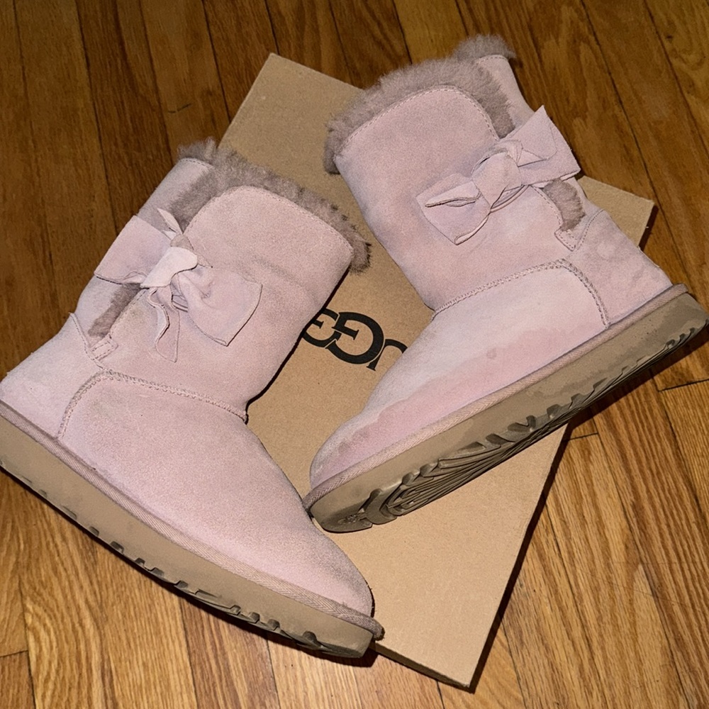 Lavender ugg boots size 7